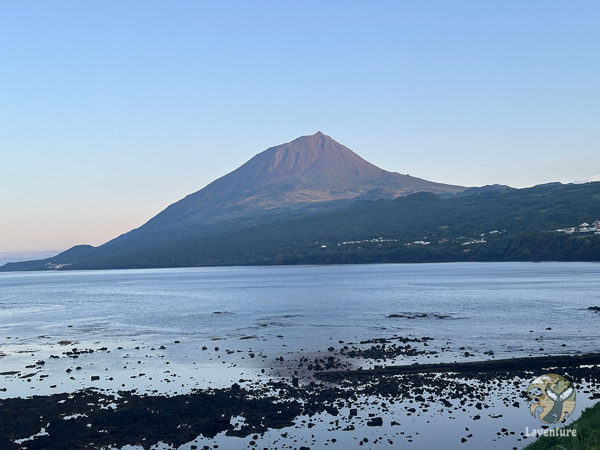 http://Islas%20Azores%20-Volcán%20de%20Pico_-Marea%20baja_-Lajes%20do%20Pico